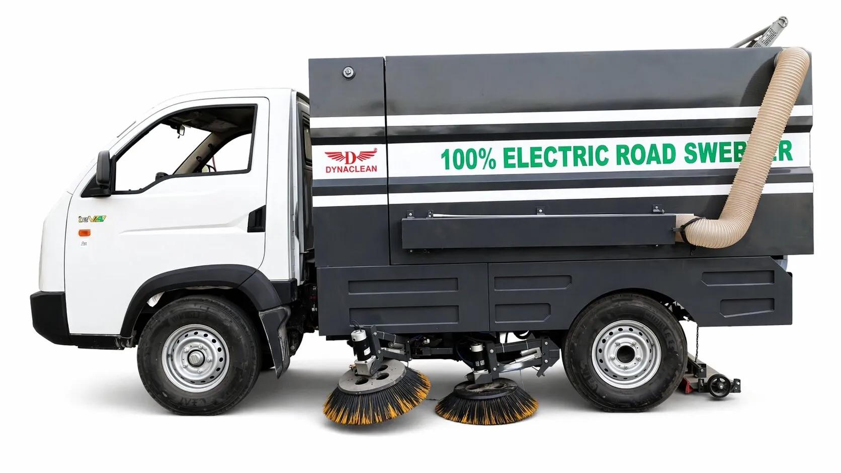 Why Electric Sweeper Trucks Are Better Than Traditional Road Sweepers